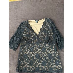BCBGMAXAZRIA Black Floral Lace V-Neck Blouse - Women's XL delicate overlay